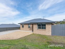 32 Tollard Dr, Rokeby TAS 7018, Australia