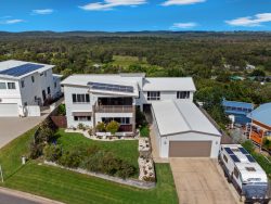 10 Highview Dr, Craignish QLD 4655, Australia