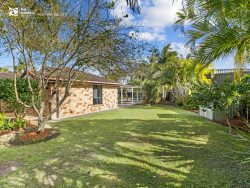 4 Warne Pl, Pottsville NSW 2489, Australia