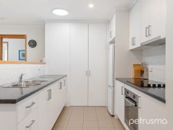 Unit 2/8 Zeehan St, Warrane TAS 7018, Australia