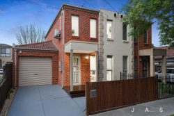 Unit 2/2B Barrett St, Maidstone VIC 3012, Australia