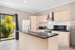 10B Moscript St, Campbells Creek VIC 3451, Australia