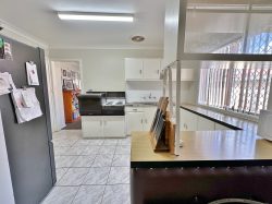 64 Brock St, Young NSW 2594, Australia