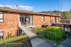 Unit 5/207 Churchill Ave, Sandy Bay TAS 7005, Australia