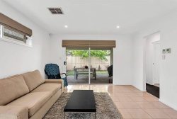 12 Cordage Ct, Seaford Meadows SA 5169, Australia