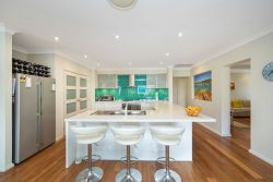 11 Fairlight Cct, Mardi NSW 2259, Australia