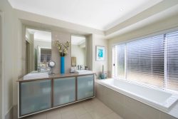 11 Fairlight Cct, Mardi NSW 2259, Australia