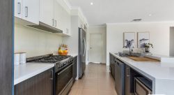 62 Garden Dr, Epsom VIC 3551, Australia