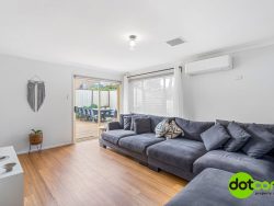 8 Hamlyn Rd, Hamlyn Terrace NSW 2259, Australia