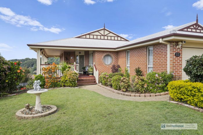 13 Cashel Cres, Banora Point NSW 2486, Australia