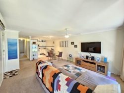 Unit 1/6 Nardoo Cl, Muswellbrook NSW 2333, Australia