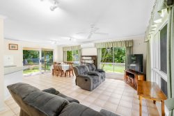 50-54 Vine Forest Dr, Dundowran Beach QLD 4655, Australia