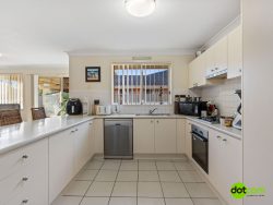 9 Primrose Dr, Hamlyn Terrace NSW 2259, Australia