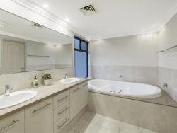 27 Lancaster St, Dianella WA 6059, Australia