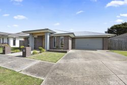 6 Ludbrook Ct, Brown Hill VIC 3350, Australia