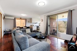 Unit 3/227 Wynyard St, Tumut NSW 2720, Australia