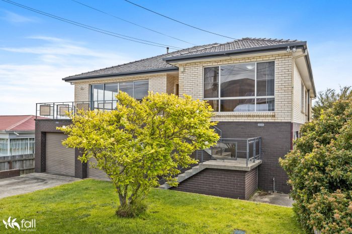 3 Ashbourne Grove, West Moonah TAS 7009, Australia