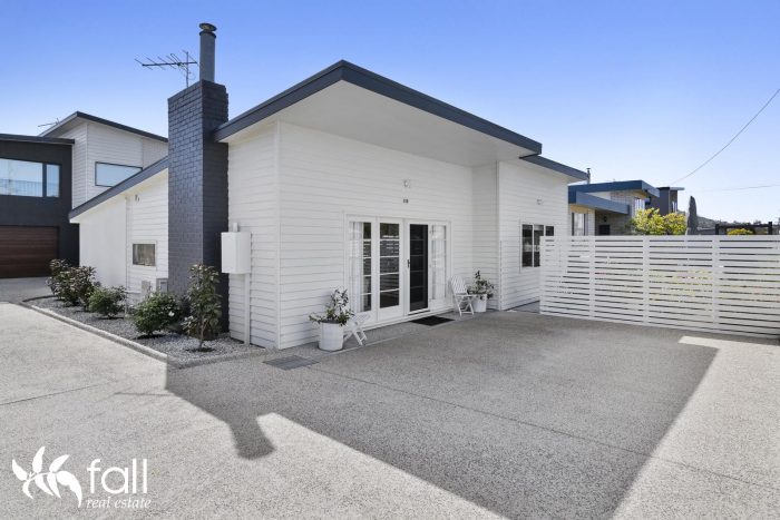 Unit 1/110 Bangalee St, Lauderdale TAS 7021, Australia