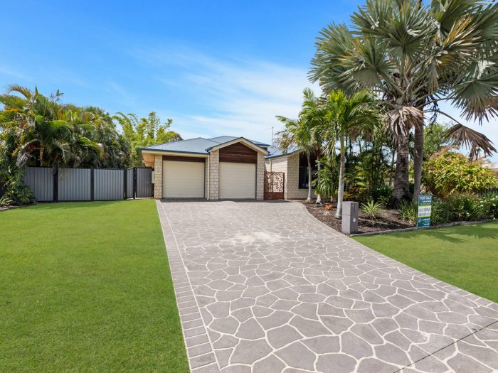 11 Blue Lagoon Way, Dundowran Beach QLD 4655, Australia