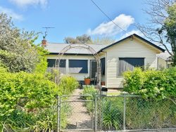 29 Binalong St, Young NSW 2594, Australia