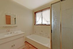 Unit 2/8 Dossiter St, Bellerive TAS 7018, Australia