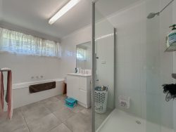 9 Ellwood Ct, Swan Hill VIC 3585, Australia