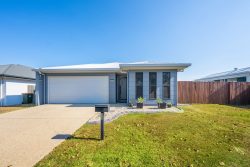 11 Amara St, Rural View QLD 4740, Australia