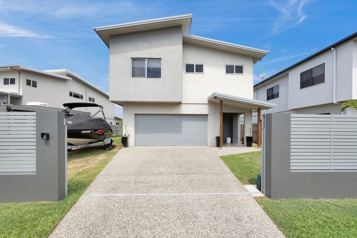 14 Vaucluse Cres, East Mackay QLD 4740, Australia