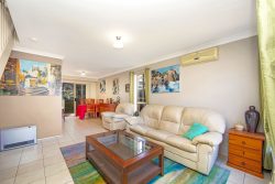 Unit 2/13 Gretel Ct, Tuggerah NSW 2259, Australia