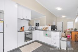 Unit 6/20 Grove St W, Little Grove WA 6330, Australia