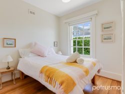 3 Ilfracombe Cres, Sandy Bay TAS 7005, Australia