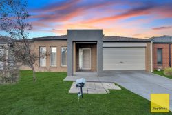 14 Kayla Ave, Tarneit VIC 3029, Australia