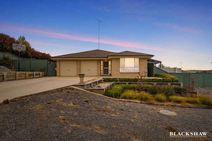 6 McFadzen Pl, Bungendore NSW 2621, Australia