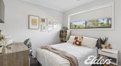 24 Peter Thomson Cct, Yarrawonga VIC 3730, Australia