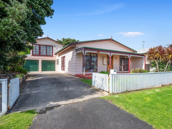 11 Reardon St, Port Fairy VIC 3284, Australia