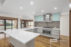 3 Topham Pl, Harvey WA 6220, Australia