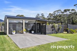 11 Vernon Ct, Orford TAS 7190, Australia