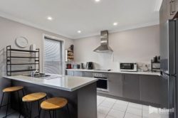 Unit 1/2-3 Washington Dr, Stony Rise TAS 7310, Australia