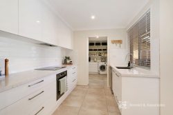 12 Whernside Dr, Wodonga VIC 3690, Australia