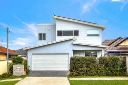 28 Cambridge St, Umina Beach NSW 2257, Australia