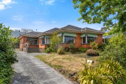 1 Creswick St, Donvale VIC 3111, Australia