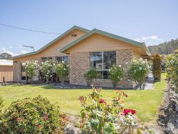 3 Fritton Dr, Dover TAS 7117, Australia