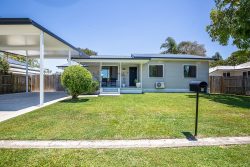 13 Stockbridge St, West Mackay QLD 4740, Australia