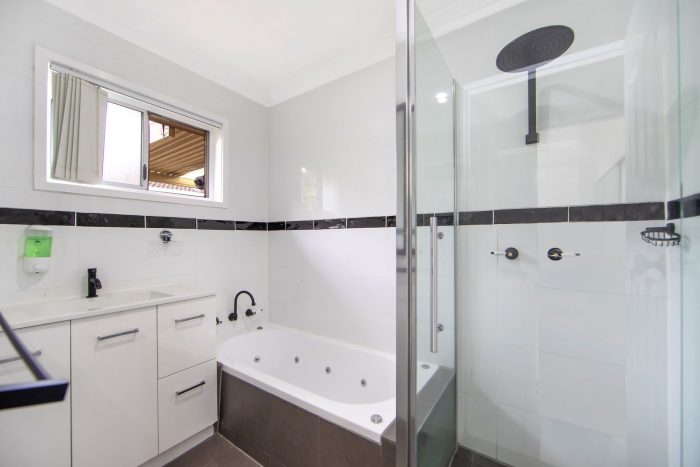 Unit 3/42 Gascoigne Rd, Gorokan NSW 2263, Australia