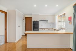 10 Heatherbelle Pl, Karabar NSW 2620, Australia