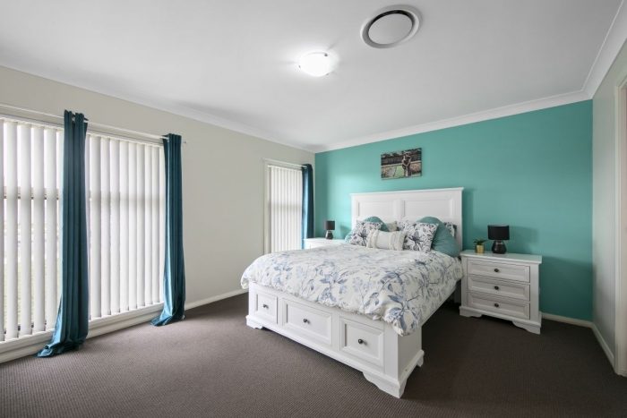 13 Golden Whistler Ave, Aberglasslyn NSW 2320, Australia