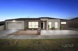 Unit 1/37 Lomandra Bowl, Harkness VIC 3337, Australia