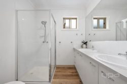 Unit 1/37 Lomandra Bowl, Harkness VIC 3337, Australia