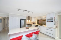 27 Matthew Cct, Mardi NSW 2259, Australia