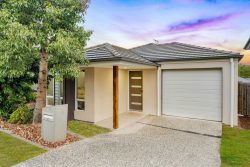 7 Kalbarri La, South Ripley QLD 4306, Australia